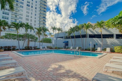 Copropriété à louer à Fort Lauderdale, Floride: 2 chambres, 95.78 m2 № 2084064 - photo 23