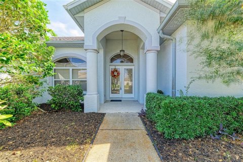 House in Bradenton, Florida 4 bedrooms, 225.85 sq.m. № 2227240 - photo 6