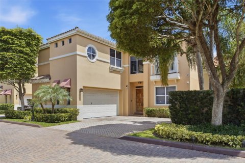 House in Aventura, Florida 3 bedrooms, 221.11 sq.m. № 2086653 - photo 2