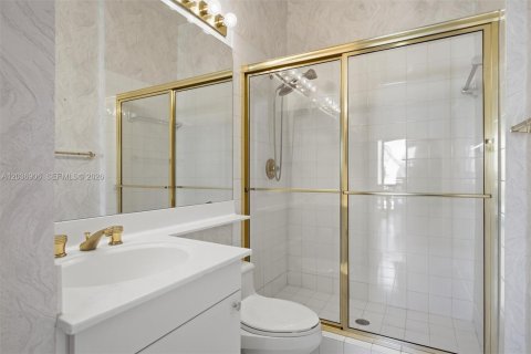 House in Aventura, Florida 3 bedrooms, 221.11 sq.m. № 2086653 - photo 20