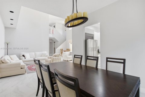 House in Aventura, Florida 3 bedrooms, 221.11 sq.m. № 2086653 - photo 8