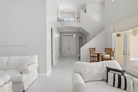 House in Aventura, Florida 3 bedrooms, 221.11 sq.m. № 2086653 - photo 6