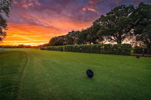 House in Jupiter, Florida 5 bedrooms, 676.79 sq.m. № 1863670 - photo 11