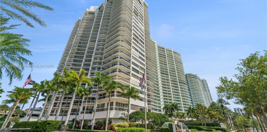 Condo à Aventura, Floride, 2 chambres  № 1745822