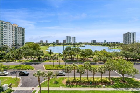 Copropriété à vendre à Aventura, Floride: 2 chambres, 124.49 m2 № 1745822 - photo 2