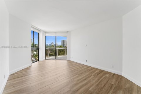 Copropriété à vendre à Aventura, Floride: 2 chambres, 124.49 m2 № 1745822 - photo 13