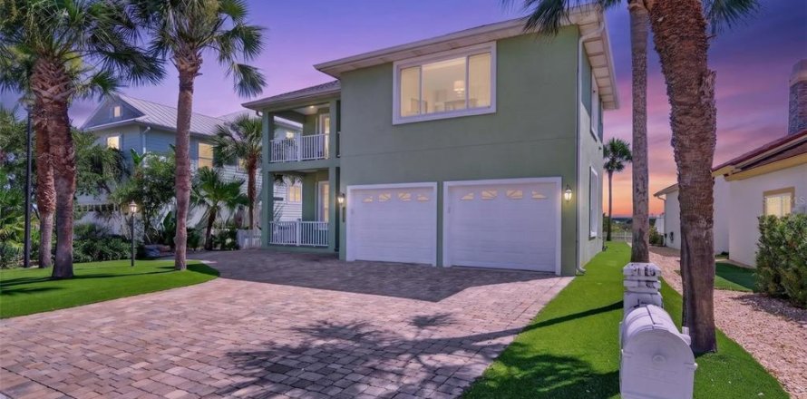 House in Saint Augustine, Florida 4 bedrooms, 275.55 sq.m. № 2237946