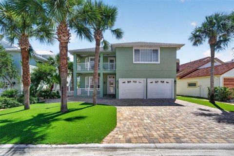 House in Saint Augustine, Florida 4 bedrooms, 275.55 sq.m. № 2237946 - photo 2