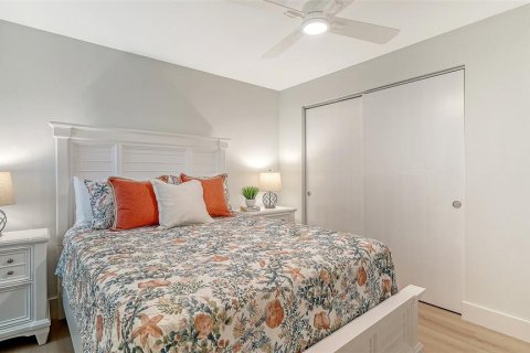 Copropriété à vendre à Sarasota, Floride: 2 chambres, 72.46 m2 № 2416880 - photo 17