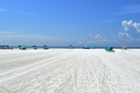 Copropriété à vendre à Sarasota, Floride: 2 chambres, 72.46 m2 № 2416880 - photo 30