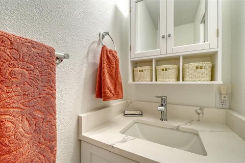 Copropriété à vendre à Sarasota, Floride: 2 chambres, 72.46 m2 № 2416880 - photo 15
