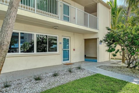 Copropriété à vendre à Sarasota, Floride: 2 chambres, 72.46 m2 № 2416880 - photo 2
