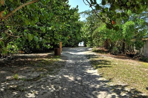 Copropriété à vendre à Sarasota, Floride: 2 chambres, 72.46 m2 № 2416880 - photo 28