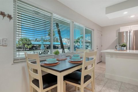 Copropriété à vendre à Sarasota, Floride: 2 chambres, 72.46 m2 № 2416880 - photo 7