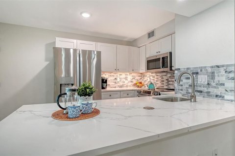 Copropriété à vendre à Sarasota, Floride: 2 chambres, 72.46 m2 № 2416880 - photo 9