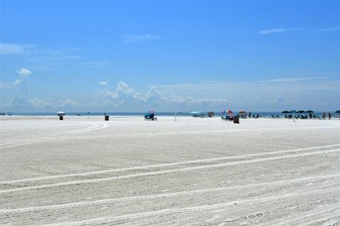 Copropriété à vendre à Sarasota, Floride: 2 chambres, 72.46 m2 № 2416880 - photo 29