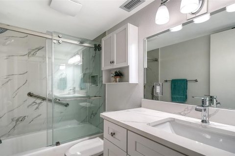 Copropriété à vendre à Sarasota, Floride: 2 chambres, 72.46 m2 № 2416880 - photo 20
