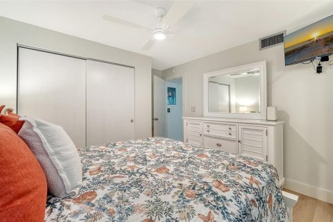 Copropriété à vendre à Sarasota, Floride: 2 chambres, 72.46 m2 № 2416880 - photo 16