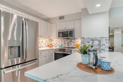 Copropriété à vendre à Sarasota, Floride: 2 chambres, 72.46 m2 № 2416880 - photo 11