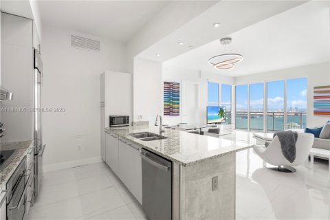 Copropriété à vendre à Miami, Floride: 2 chambres, 118.73 m2 № 2043022 - photo 2