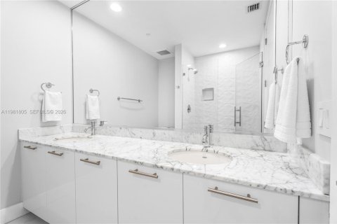 Copropriété à vendre à Miami, Floride: 2 chambres, 118.73 m2 № 2043022 - photo 16