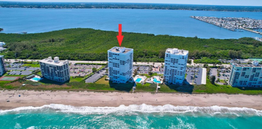Condo in Jensen Beach, Florida, 2 bedrooms № 1104378