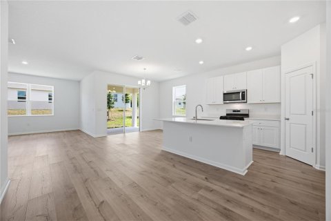 Villa ou maison à vendre à Okahumpka, Floride: 4 chambres, 180.04 m2 № 2236382 - photo 10