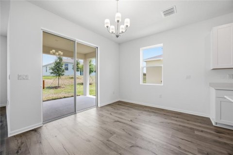 Villa ou maison à vendre à Okahumpka, Floride: 4 chambres, 180.04 m2 № 2236382 - photo 12