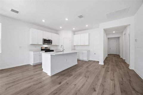 Villa ou maison à vendre à Okahumpka, Floride: 4 chambres, 180.04 m2 № 2236382 - photo 11