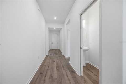 Villa ou maison à vendre à Okahumpka, Floride: 4 chambres, 180.04 m2 № 2236382 - photo 4