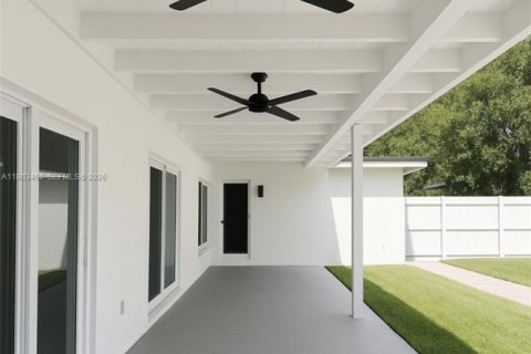 Villa ou maison à vendre à Hollywood, Floride: 3 chambres, 148.64 m2 № 1761648 - photo 28