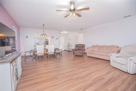 House in Winter Haven, Florida 3 bedrooms, 162.58 sq.m. № 1554438 - photo 11