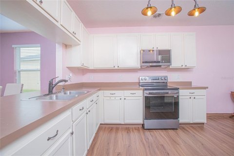 House in Winter Haven, Florida 3 bedrooms, 162.58 sq.m. № 1554438 - photo 5