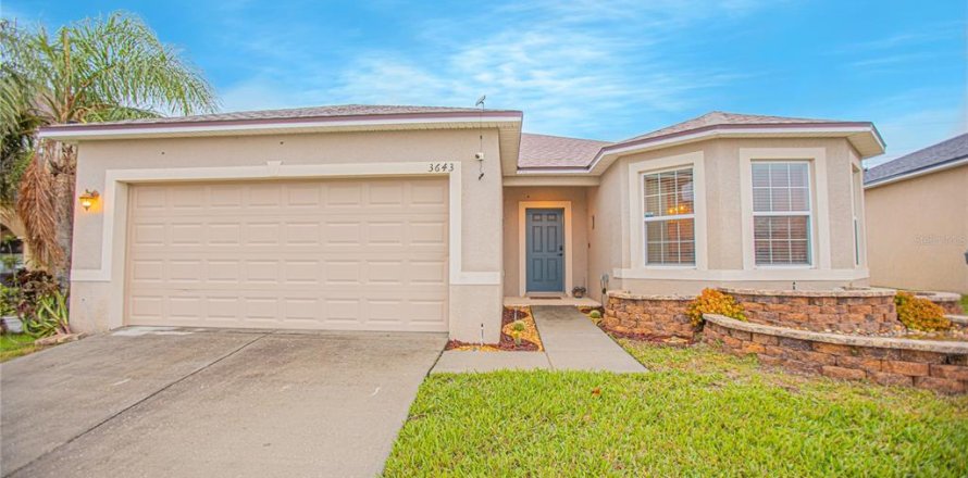 House in Winter Haven, Florida 3 bedrooms, 162.58 sq.m. № 1554438