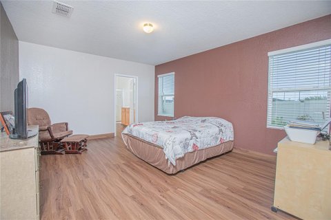 House in Winter Haven, Florida 3 bedrooms, 162.58 sq.m. № 1554438 - photo 15