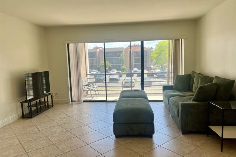 Copropriété à vendre à Hollywood, Floride: 2 chambres, 104.7 m2 № 2087975 - photo 3