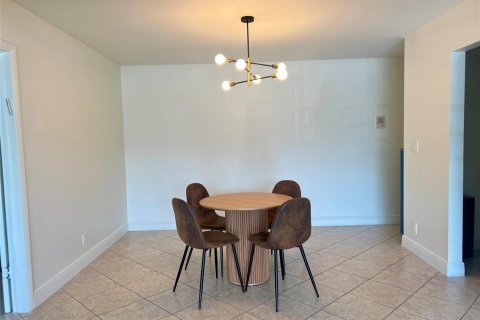 Copropriété à vendre à Hollywood, Floride: 2 chambres, 104.7 m2 № 2087975 - photo 4