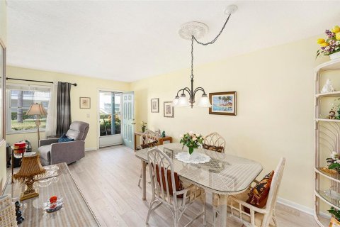 Condominio en venta en Saint Petersburg, Florida, 1 dormitorio, 69.21 m2 № 2226585 - foto 6