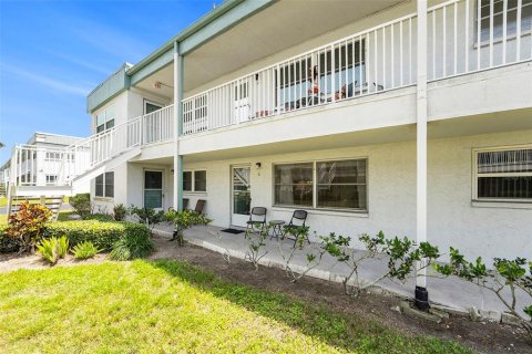 Condominio en Saint Petersburg, Florida, 1 dormitorio № 2226585