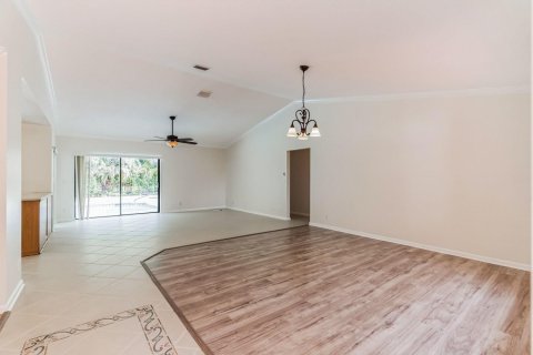 House in Coral Springs, Florida 4 bedrooms, 191.38 sq.m. № 1121107 - photo 1