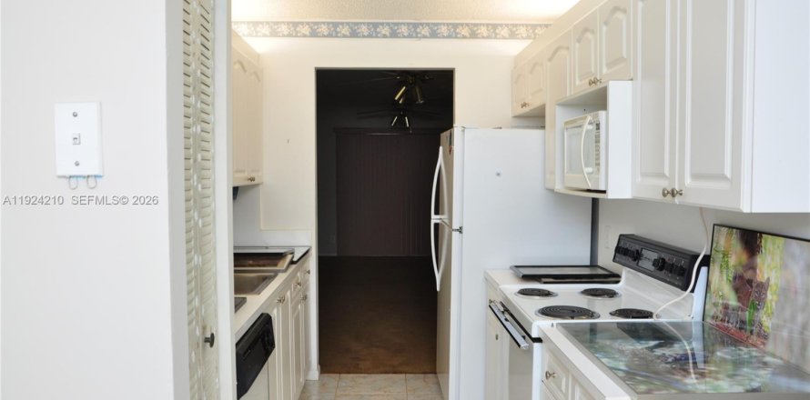 Condo à Pembroke Pines, Floride, 2 chambres  № 2084837