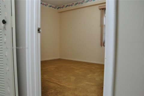 Copropriété à vendre à Pembroke Pines, Floride: 2 chambres, 97.73 m2 № 2084837 - photo 6