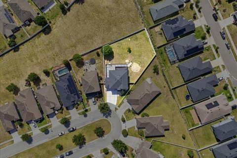 Casa en venta en Haines City, Florida, 5 dormitorios, 262.45 m2 № 2097246 - foto 13