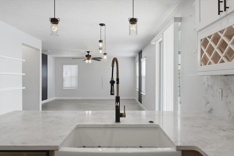 Casa en venta en Haines City, Florida, 5 dormitorios, 262.45 m2 № 2097246 - foto 25