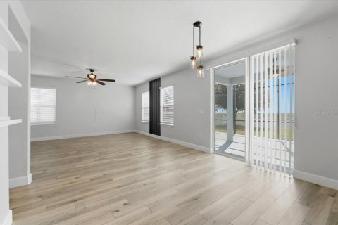 Casa en venta en Haines City, Florida, 5 dormitorios, 262.45 m2 № 2097246 - foto 20