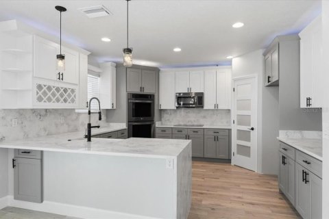 Casa en venta en Haines City, Florida, 5 dormitorios, 262.45 m2 № 2097246 - foto 23