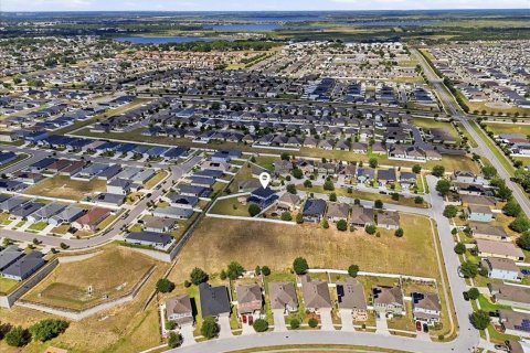 Casa en venta en Haines City, Florida, 5 dormitorios, 262.45 m2 № 2097246 - foto 12