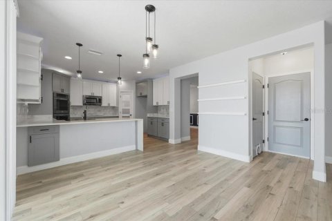 Casa en venta en Haines City, Florida, 5 dormitorios, 262.45 m2 № 2097246 - foto 22