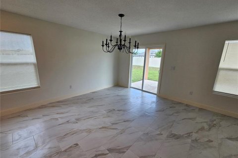 Casa en alquiler en Mount Dora, Florida, 4 dormitorios, 156.63 m2 № 1905848 - foto 4