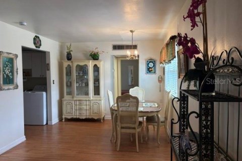 Condo in Sun City Center, Florida, 1 bedroom № 2095766 - photo 14